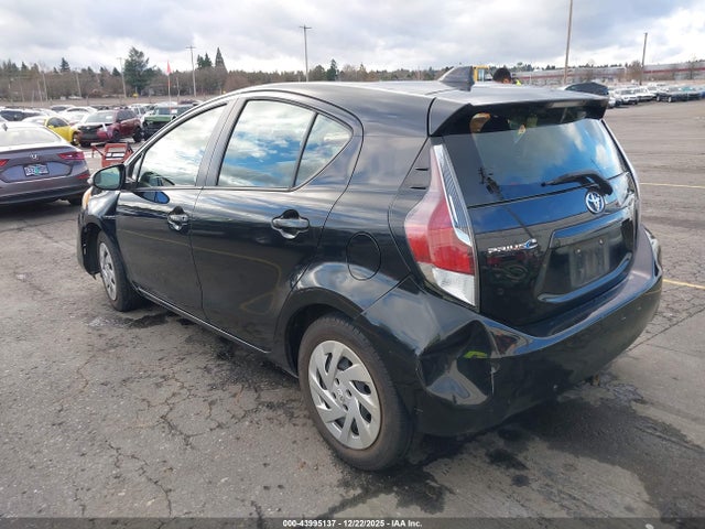 JTDKDTB32G1129075 Toyota Prius C Two