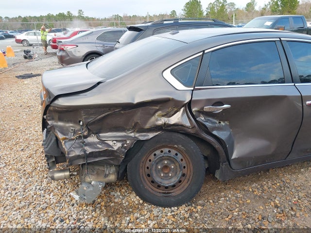 Nissan Altima 2.5 S 2015 1N4AL3AP1FN406010 Image 6