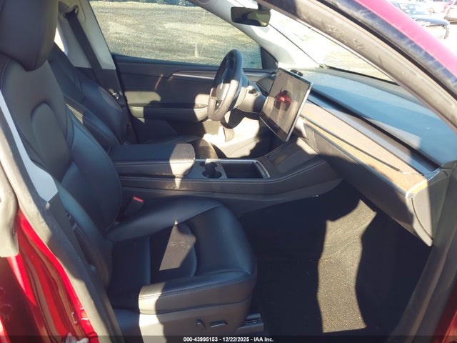 2024 TESLA MODEL Y 7SAYGDEDXRF108046 Photo 4