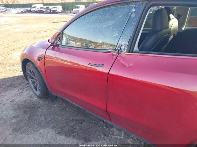 2024 TESLA MODEL Y 7SAYGDEDXRF108046 Photo 5