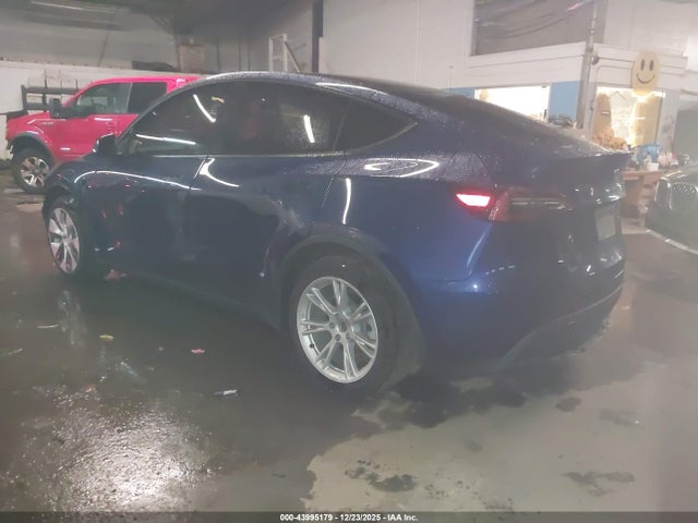 2021 TESLA MODEL Y 5YJYGAEE2MF193803 Photo 2