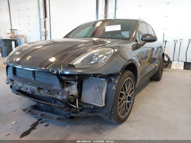 2018 PORSCHE MACAN WP1AB2A54JLB34223 Photo 1