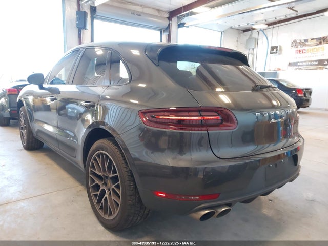 2018 PORSCHE MACAN WP1AB2A54JLB34223 Photo 2