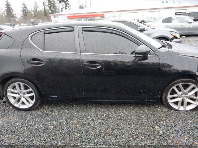 Lexus CT 200H 2014 JTHKD5BHXE2185732 Image 13