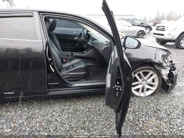 Lexus CT 200H 2014 JTHKD5BHXE2185732 Image 5