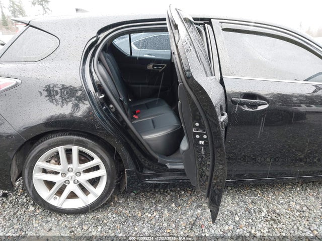 Lexus CT 200H 2014 JTHKD5BHXE2185732 Image 8