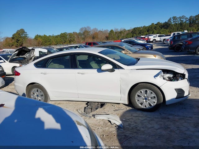 2019 Ford Fusion S მანქანა იყიდება აუქციონზე, vin: 3FA6P0G77KR159700, აუქციონის ნომერი: 43995231
