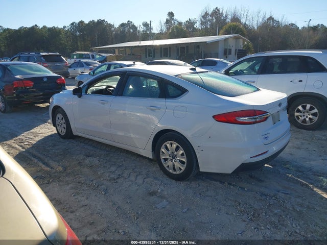 2019 Ford Fusion S მანქანა იყიდება აუქციონზე, vin: 3FA6P0G77KR159700, აუქციონის ნომერი: 43995231