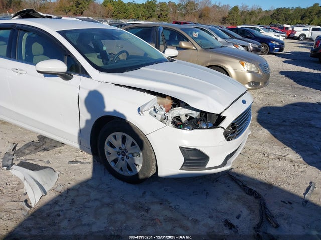 2019 Ford Fusion S მანქანა იყიდება აუქციონზე, vin: 3FA6P0G77KR159700, აუქციონის ნომერი: 43995231