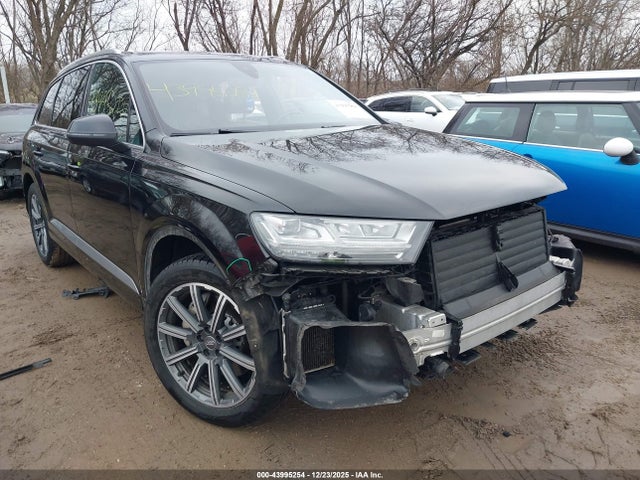 2017 AUDI Q7 WA1LAAF72HD025047 Photo 0