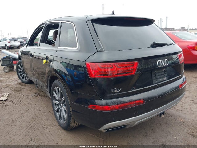 2017 AUDI Q7 WA1LAAF72HD025047 Photo 2