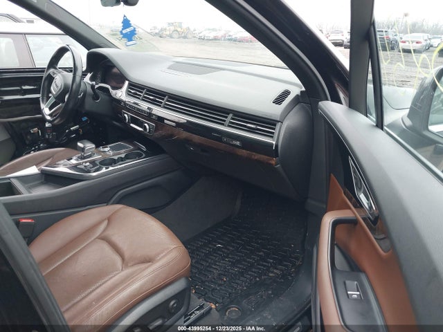 2017 AUDI Q7 WA1LAAF72HD025047 Photo 4
