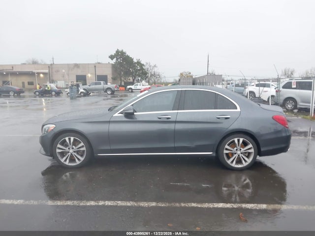 55SWF4JB0GU157988 Mercedes-Benz C 300
