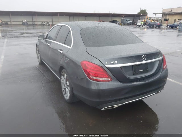 2016 MERCEDES-BENZ C 300 55SWF4JB0GU157988 Photo 2