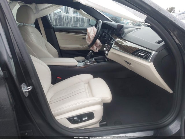 WBAJE5C54KG919789 BMW 540I