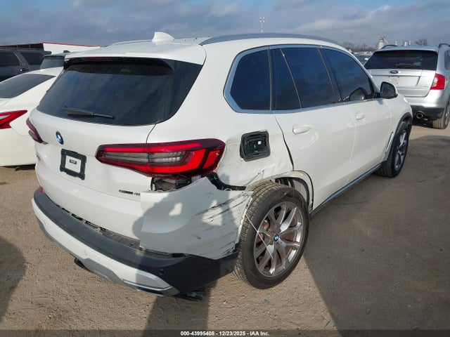 2021 BMW X5 5UXCR4C07M9G21728 Photo 3
