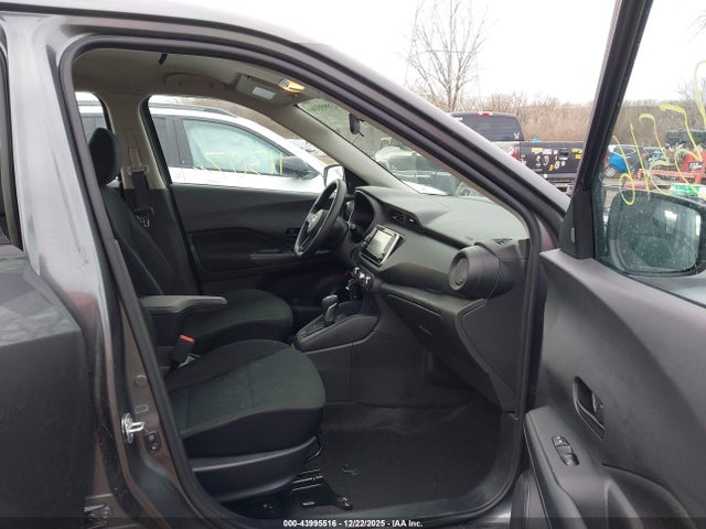 2025 NISSAN KICKS PLAY 3N1CP5BV8SL477380 Photo 4