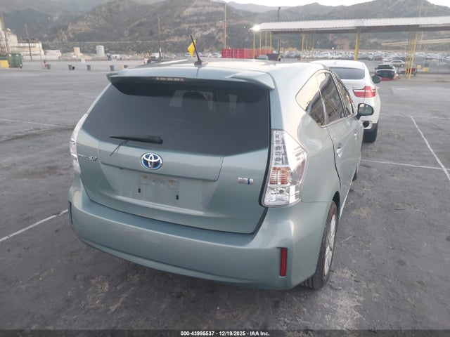 Toyota Prius V Three 2014 JTDZN3EU1E3323596 Image 4