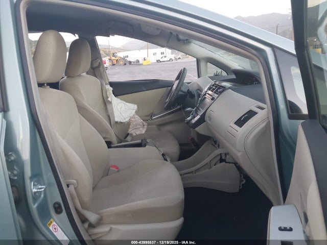 Toyota Prius V Three 2014 JTDZN3EU1E3323596 Image 5