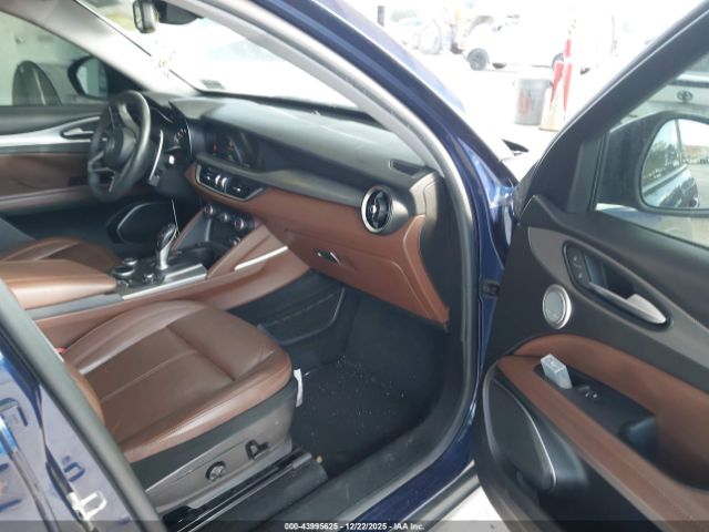 2018 ALFA ROMEO STELVIO ZASFAKPN8J7B96175 Photo 4