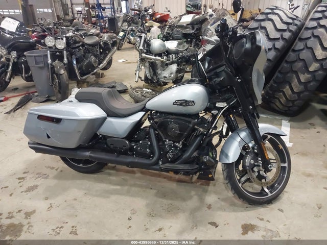 Harley-Davidson FLHX 2024 1HD1KB716RB625009 Image 11