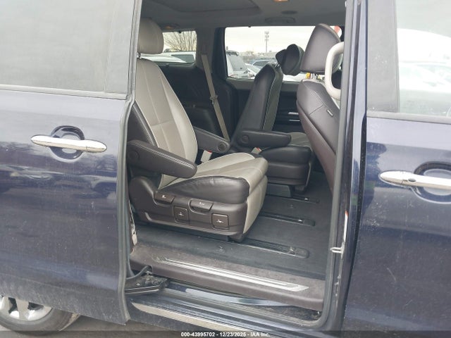 KNDME5C12J6363953 KIA Sedona Sx Limited