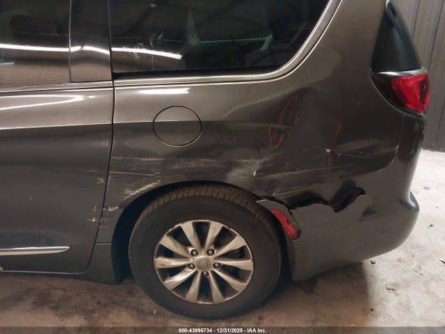 2017 CHRYSLER PACIFICA 2C4RC1BG9HR831867 Photo 5
