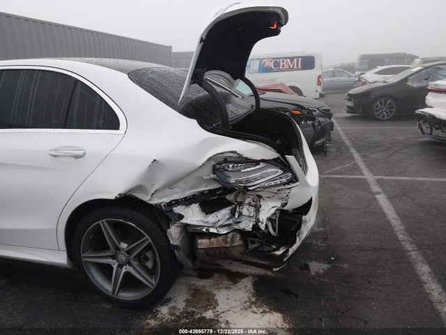 55SWF4JB1FU056988 Mercedes-Benz C 300 Sport