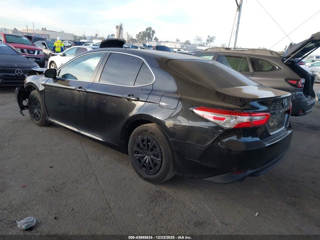 4T1B31HK8JU003097 Toyota Camry Hybrid Le