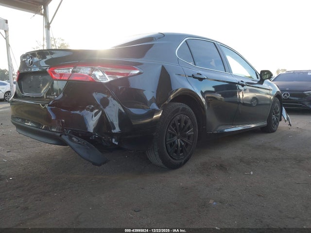 4T1B31HK8JU003097 Toyota Camry Hybrid Le