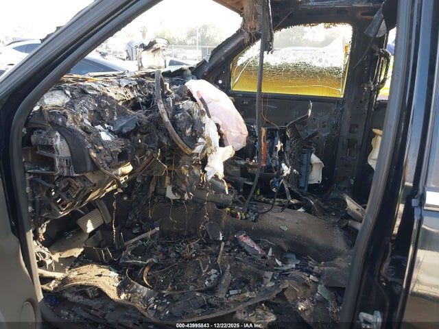 2013 CADILLAC ESCALADE ESV 1GYS4KEF4DR274402 Photo 4