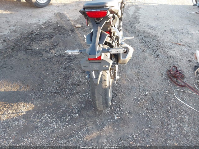 MLHNC5556P5300196 Honda CBF300 NA