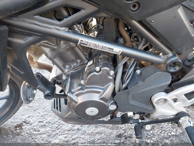 MLHNC5556P5300196 Honda CBF300 NA