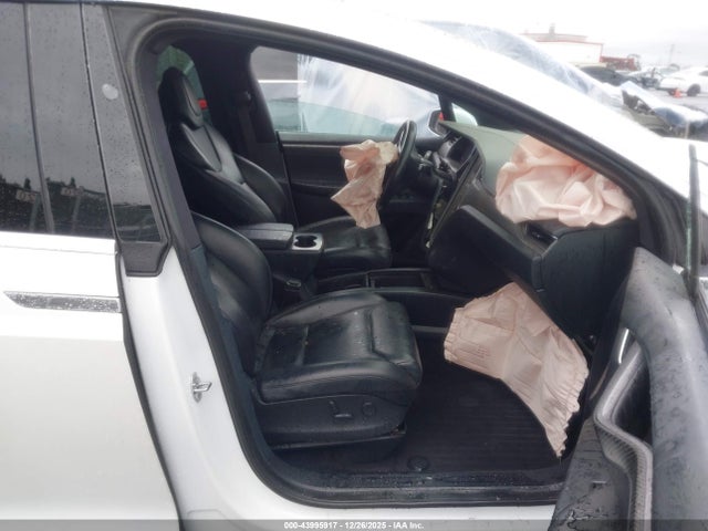 43995917 :رقم المزاد ، 5YJXCBE22JF140470 vin ، 2018 Tesla Model X 100d/75d/p100d مزاد بيع