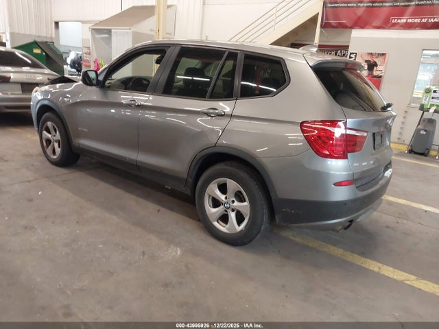 2011 BMW X3 5UXWX5C50BL703687 Photo 2