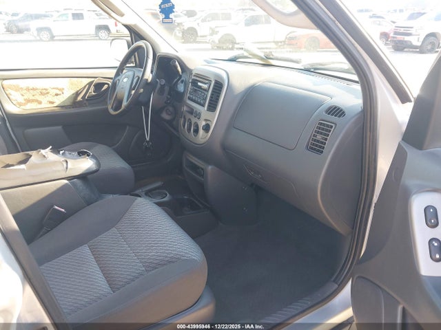 2003 FORD ESCAPE 1FMYU93183KB81224 Photo 4