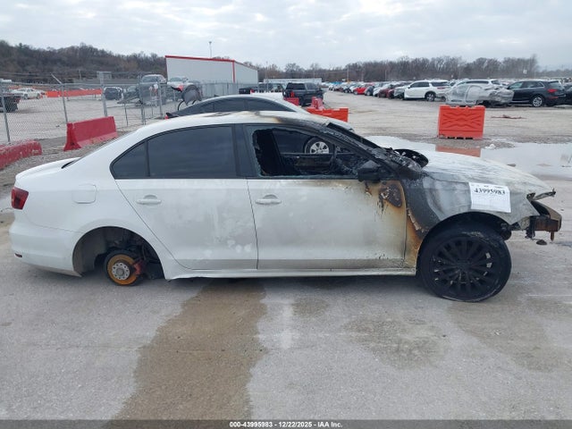 2016 Volkswagen Jetta 1.8t Sport მანქანა იყიდება აუქციონზე, vin: 3VWD17AJ3GM304278, აუქციონის ნომერი: 43995983