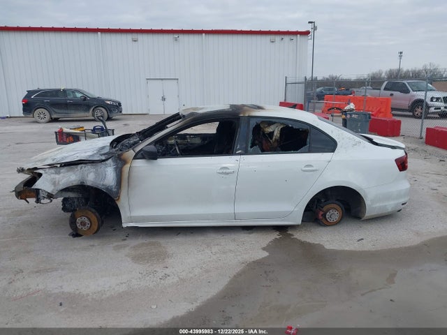 2016 Volkswagen Jetta 1.8t Sport მანქანა იყიდება აუქციონზე, vin: 3VWD17AJ3GM304278, აუქციონის ნომერი: 43995983