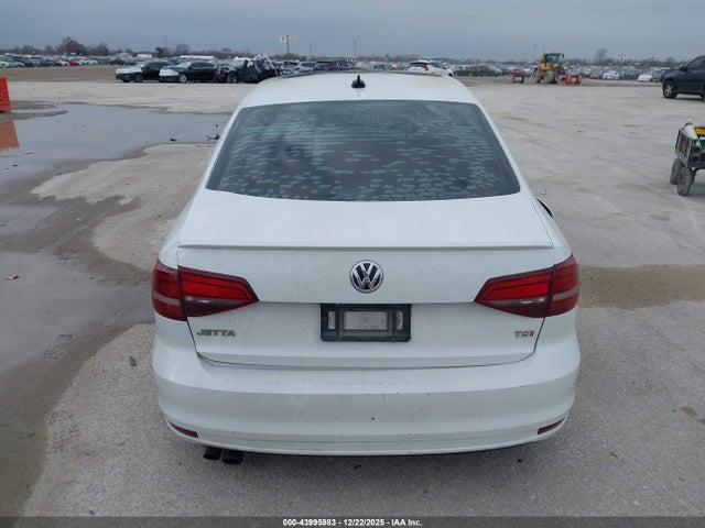 2016 Volkswagen Jetta 1.8t Sport მანქანა იყიდება აუქციონზე, vin: 3VWD17AJ3GM304278, აუქციონის ნომერი: 43995983