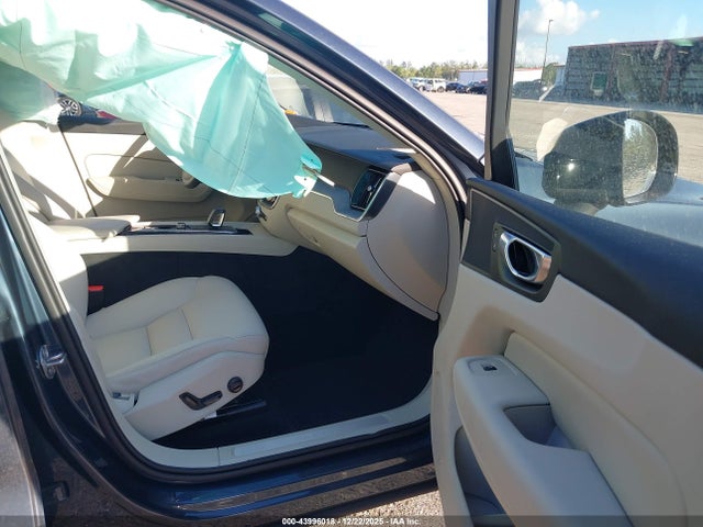 2025 VOLVO XC60 YV4M12RC3S1080895 Photo 4