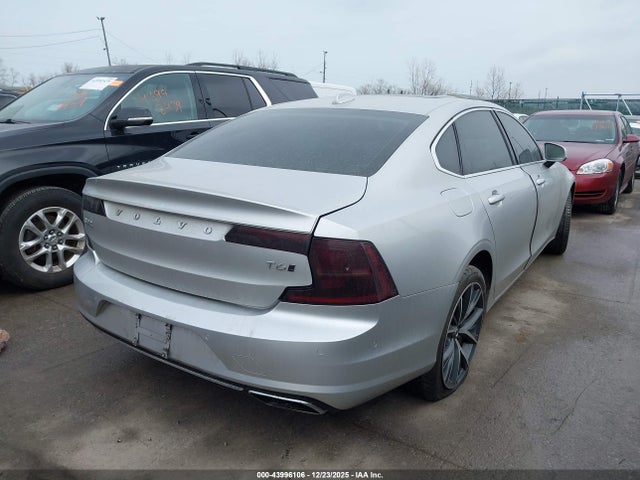 2018 VOLVO S90 LVY992MK6JP034871 Photo 3
