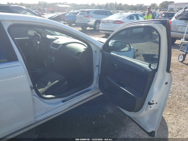 2010 CHEVROLET MALIBU 1G1ZC5E05AF173234 Photo 4