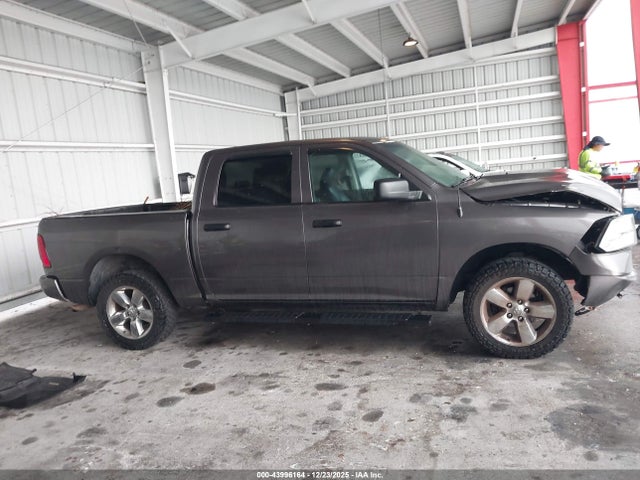43996164 :رقم المزاد ، 3C6RR7KT6JG219630 vin ، 2018 Ram 1500 Tradesman  4x4 5'7 Box مزاد بيع