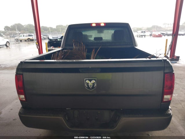 43996164 :رقم المزاد ، 3C6RR7KT6JG219630 vin ، 2018 Ram 1500 Tradesman  4x4 5'7 Box مزاد بيع