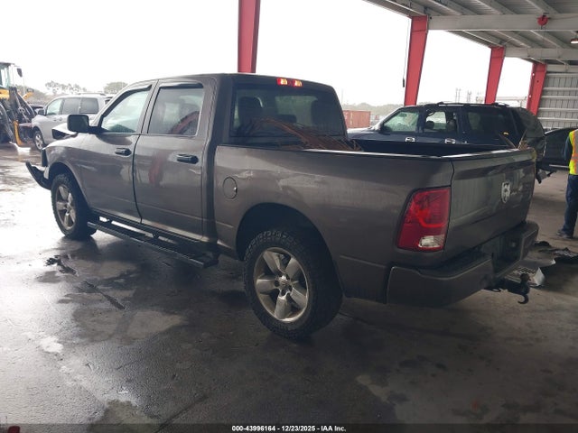 43996164 :رقم المزاد ، 3C6RR7KT6JG219630 vin ، 2018 Ram 1500 Tradesman  4x4 5'7 Box مزاد بيع