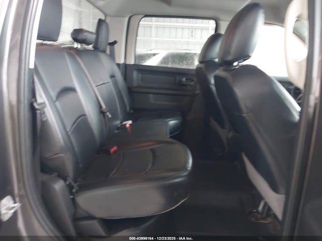 43996164 :رقم المزاد ، 3C6RR7KT6JG219630 vin ، 2018 Ram 1500 Tradesman  4x4 5'7 Box مزاد بيع