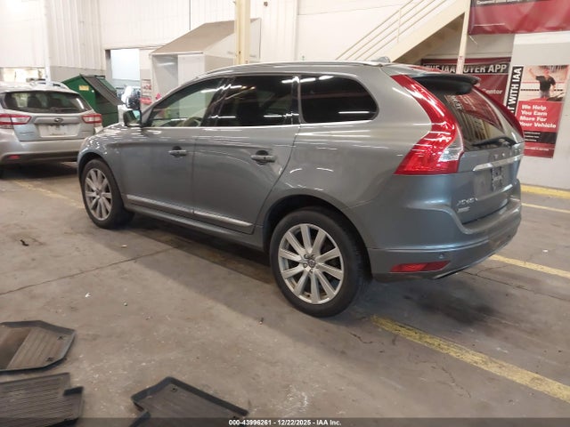 2017 VOLVO XC60 YV449MRU9H2110935 Photo 2