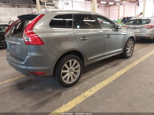 2017 VOLVO XC60 YV449MRU9H2110935 Photo 3