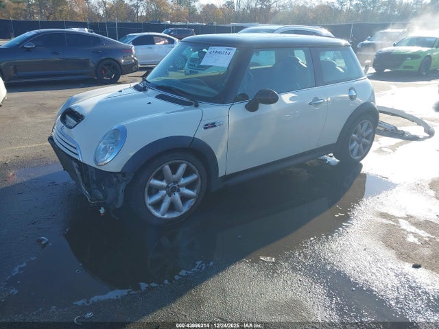 2004 MINI COOPER S WMWRE33474TD75901 Photo 1