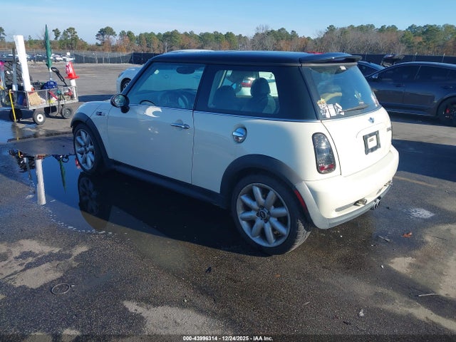 2004 MINI COOPER S WMWRE33474TD75901 Photo 2
